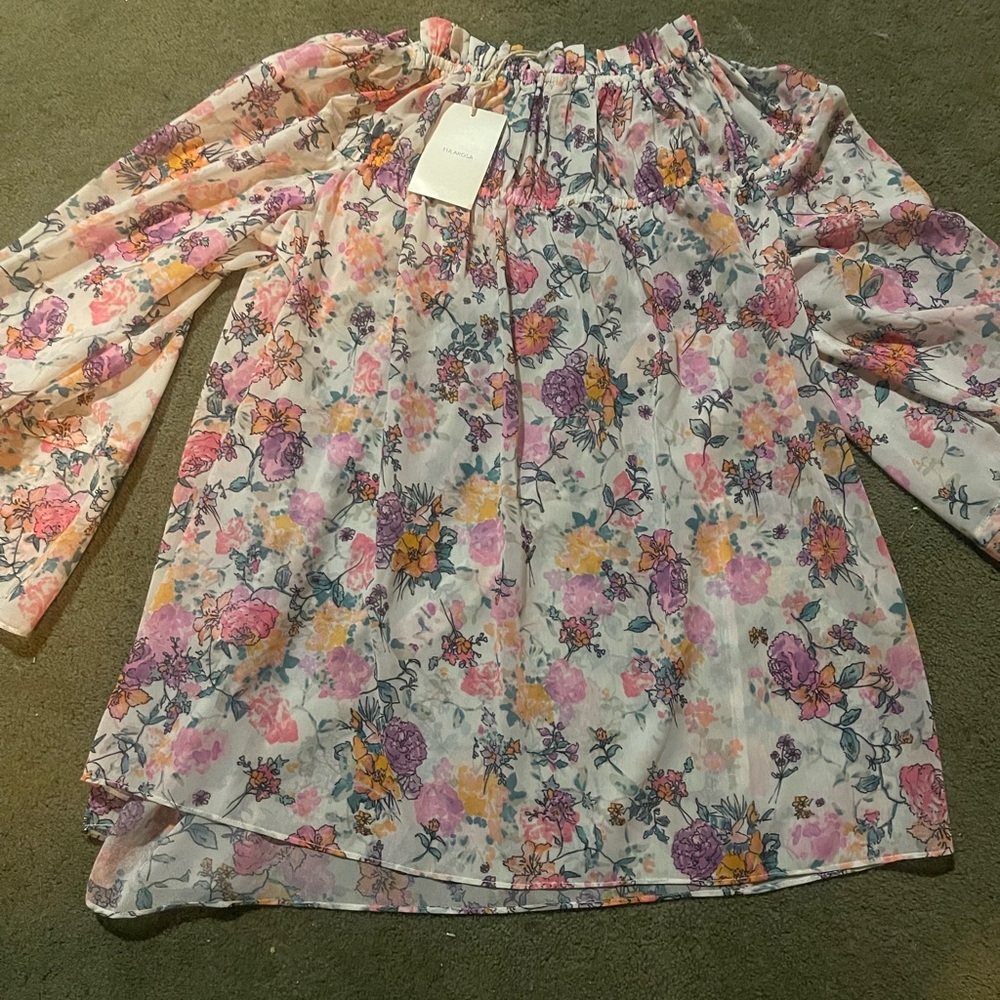 Revolve Tularosa White Pink
Pastel Floral Off Shoulder Brogan Mini Dress/Coverup - Picture 4 of 5